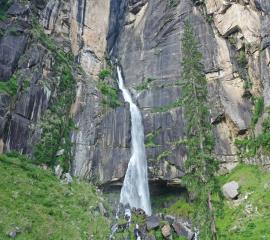 Jogini Waterfall -  Manali